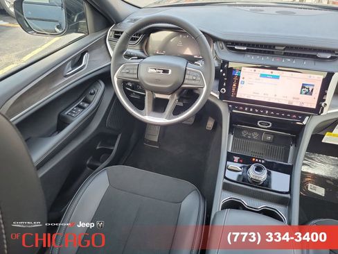 New 2026 Jeep Grand Cherokee Laredo image 11