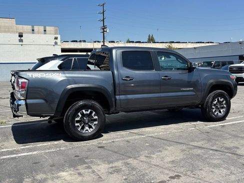 Used 2022 Toyota Tacoma TRD Off-Road AWD/4WD image 4
