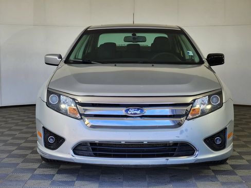 Used 2010 Ford Fusion SE FWD image 2