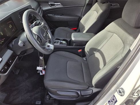 Used 2023 Kia Sportage LX image 10