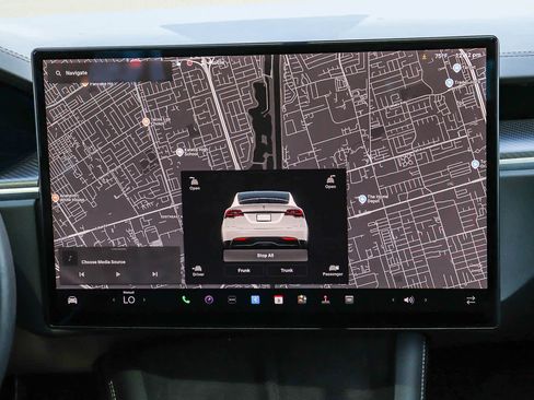 Used 2023 Tesla Model X Plaid image 15
