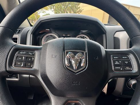Used 2018 RAM 1500 Express RWD image 9