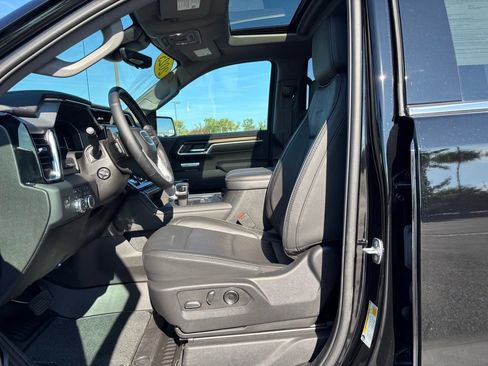 Used 2025 GMC Sierra 1500 Denali w/ Denali Reserve Package AWD/4WD image 16