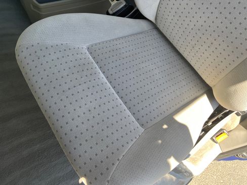 Used 2003 Volkswagen Eurovan MV FWD image 31