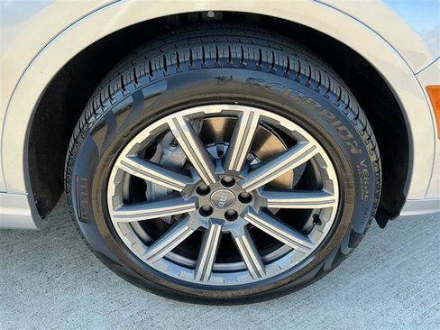Used 2018 Audi Q7 3.0T Prestige w/ Prestige Package AWD/4WD image 19