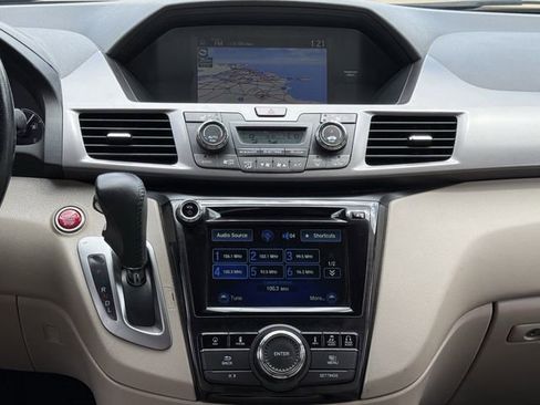 Used 2016 Honda Odyssey Touring image 17