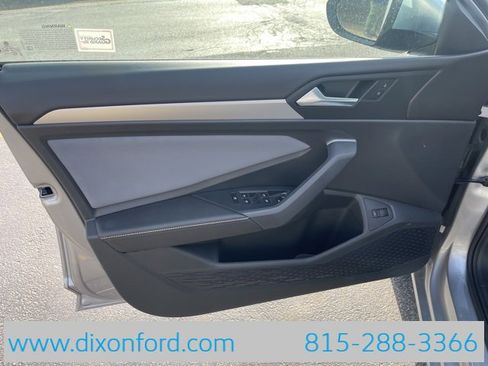 New 2025 Volkswagen Jetta SE image 23