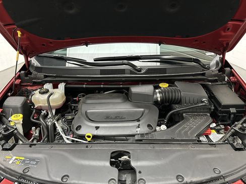 Used 2025 Chrysler Pacifica Select FWD image 41