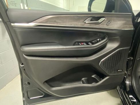 Used 2023 Jeep Grand Cherokee L Overland AWD/4WD image 6