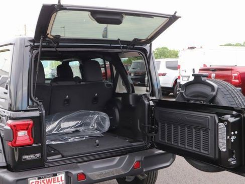 New 2024 Jeep Wrangler Sahara w/ Technology Group image 9