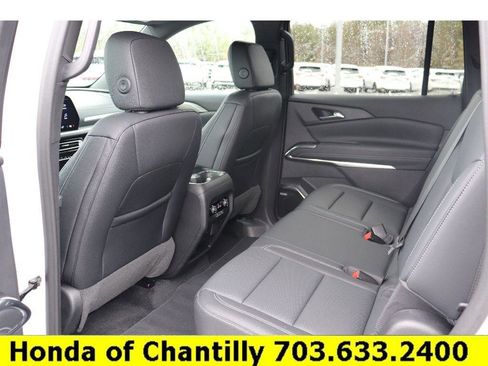 Used 2024 Chevrolet Traverse LT w/ Enhanced Driving Package image 24
