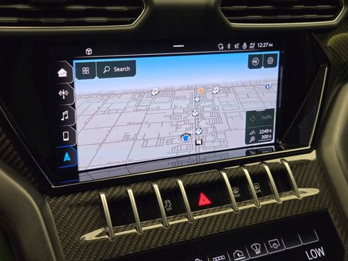 Used 2022 Lamborghini Urus AWD/4WD image 38