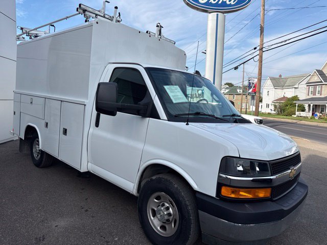 Used 2023 Chevrolet Express 3500 w/ Power Convenience Package RWD image 4