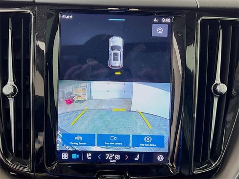 Used 2023 Volvo XC60 B5 Core image 18