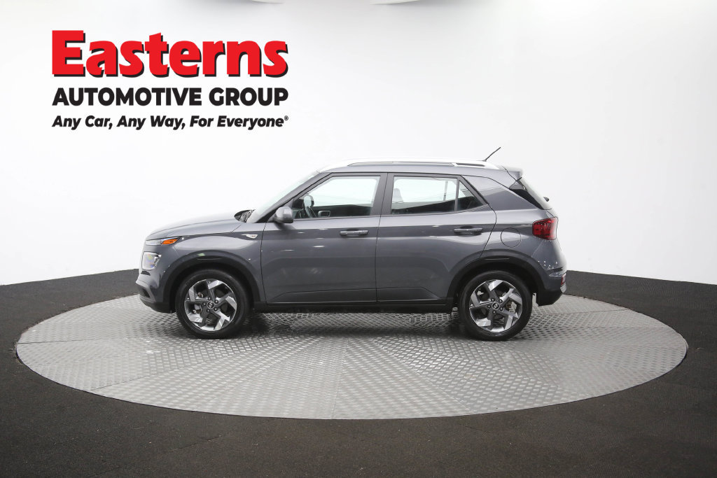 Used 2025 Hyundai Venue SEL FWD image 61