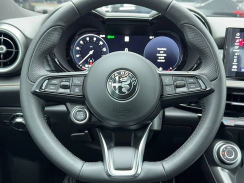 New 2025 Alfa Romeo Tonale w/ Premium Package AWD/4WD image 17