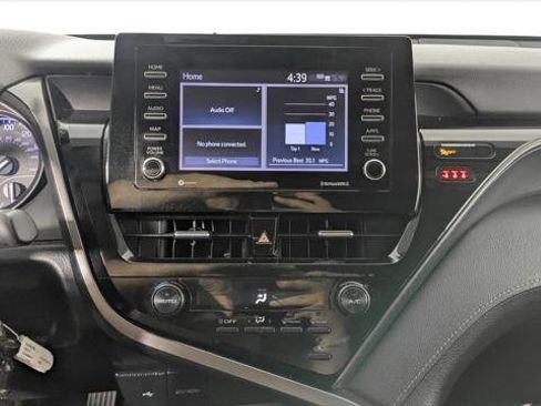 Used 2021 Toyota Camry SE image 22