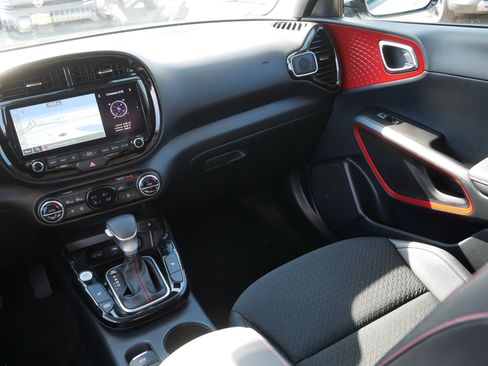 Certified 2023 Kia Soul GT-Line w/ GT-Line Technology Package image 11