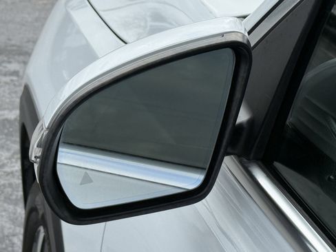 Used 2020 Mercedes-Benz GLB 250 4MATIC image 13