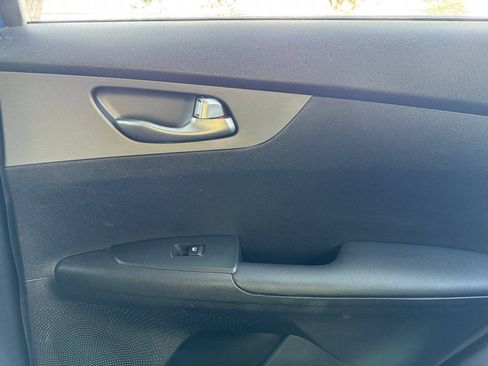 Used 2021 Kia Forte LXS FWD image 20