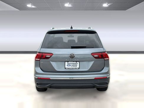 Used 2023 Volkswagen Tiguan SE FWD image 10