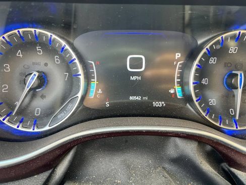 Used 2017 Chrysler Pacifica Limited w/ Advanced Safetytec Group FWD image 14