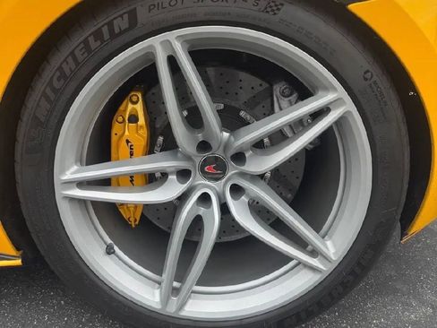 Used 2017 McLaren 570S Coupe image 15