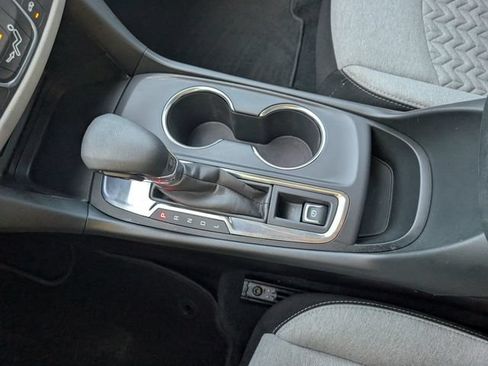 Used 2024 Chevrolet Equinox LS w/ LS Convenience Package FWD image 17