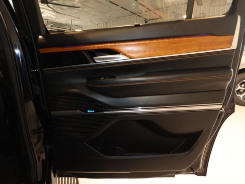 Used 2022 Jeep Grand Wagoneer Series III AWD/4WD image 20