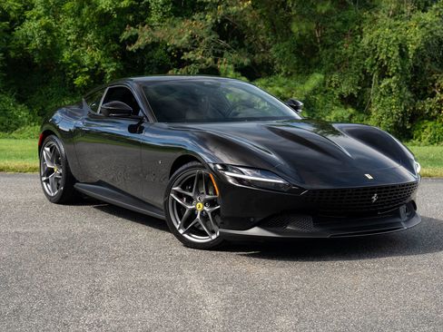 Certified 2022 Ferrari Roma image 1