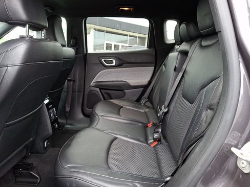 Used 2024 Jeep Compass Latitude AWD/4WD image 10