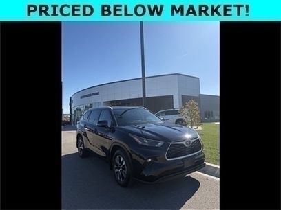 Used 2022 Toyota Highlander XLE