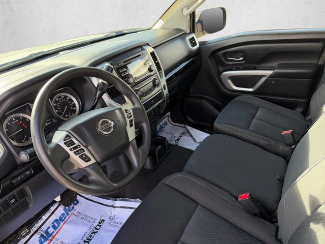 Used 2018 Nissan Titan SV AWD/4WD image 10