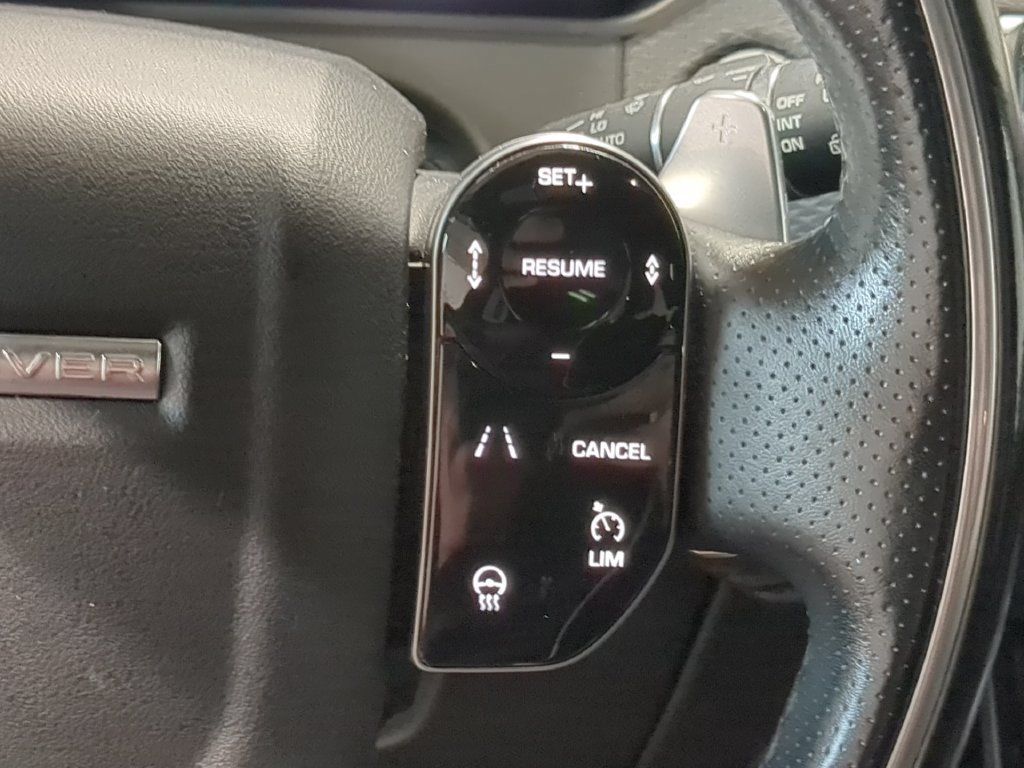 Used 2019 Land Rover Range Rover Velar R-Dynamic SE AWD/4WD image 29