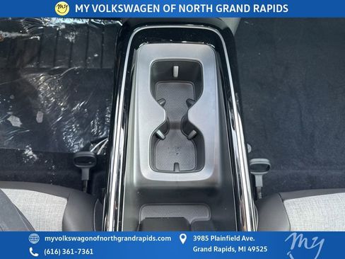 New 2025 Volkswagen ID.4 Pro image 25