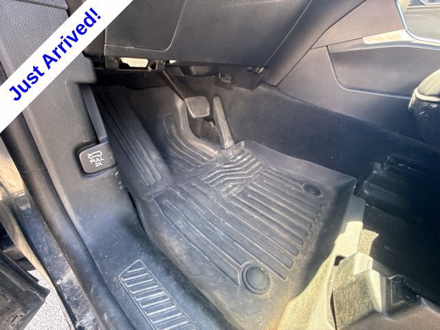 Used 2022 Ford Explorer XLT w/ Equipment Group 202A RWD image 36