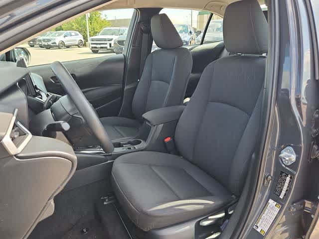 Used 2025 Toyota Corolla LE FWD image 14