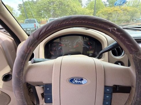 Used 2007 Ford F150 XLT AWD/4WD image 4