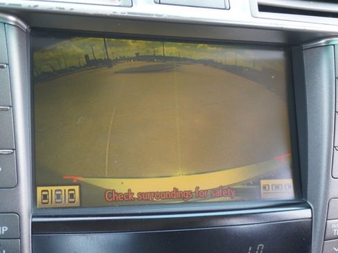 Used 2010 Lexus LS 460 w/ Sport Pkg RWD image 18