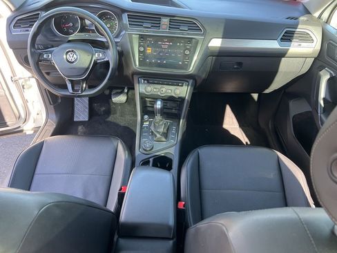 Used 2019 Volkswagen Tiguan SE image 19