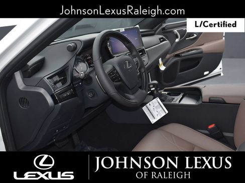Certified 2025 Lexus ES 300h Ultra Luxury FWD image 13