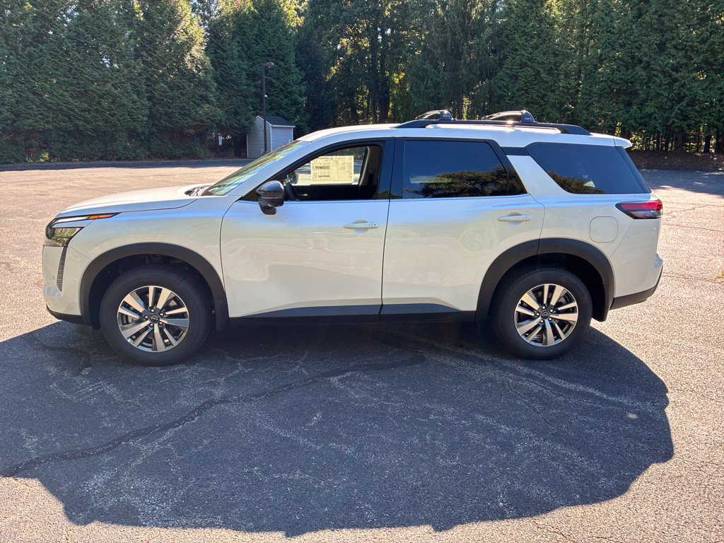 New 2026 Nissan Pathfinder SL AWD/4WD image 4