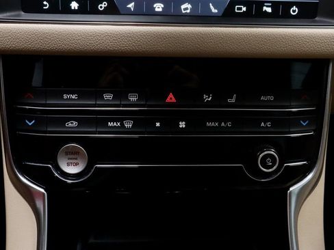 Used 2020 Jaguar XF Prestige image 29