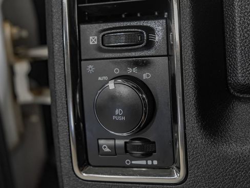 Used 2018 RAM 2500 Laramie w/ Sport Appearance Group AWD/4WD image 27