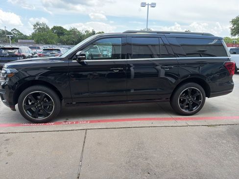 Used 2024 Ford Expedition Max Limited AWD/4WD image 5