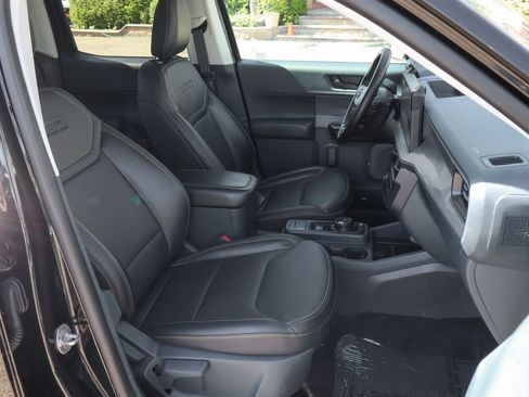 Used 2025 Ford Maverick Lobo AWD/4WD image 43