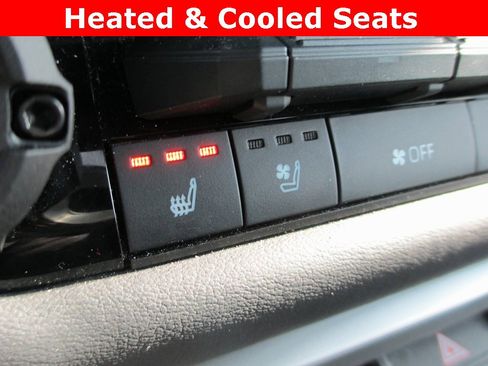 Used 2024 Toyota Tundra Platinum image 17