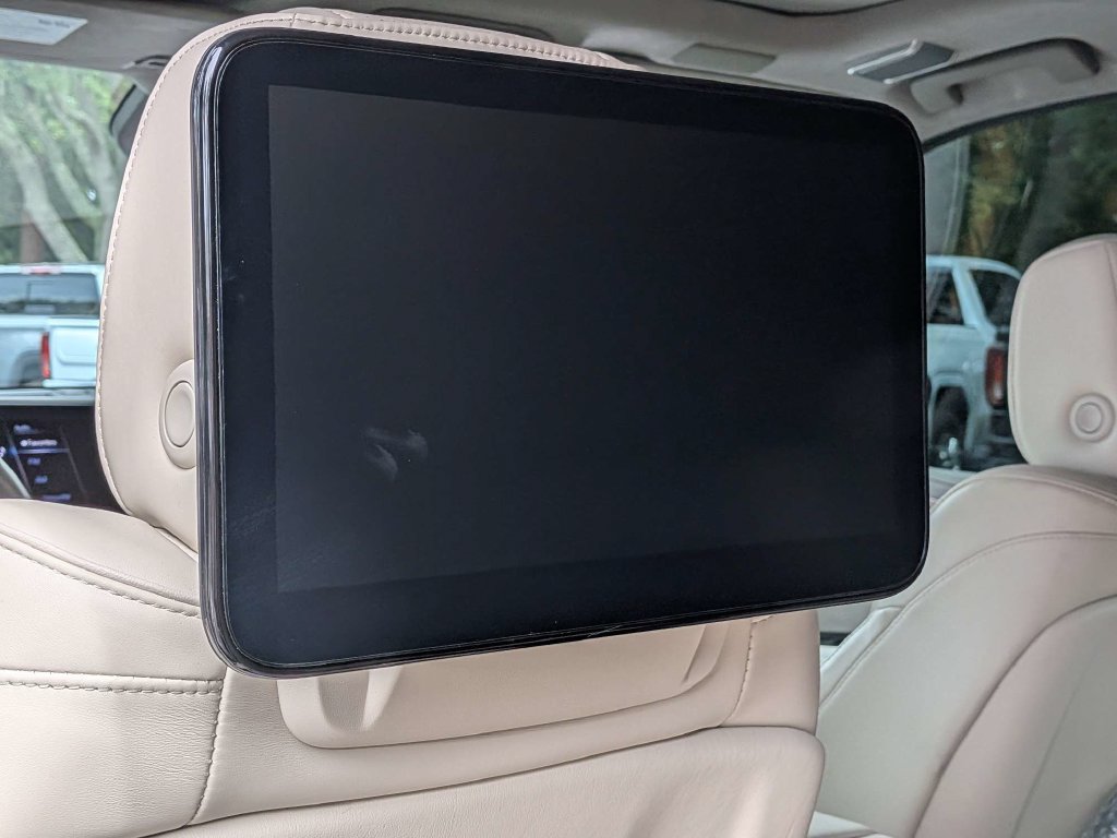 Certified 2023 Cadillac Escalade Premium Luxury Platinum w/ LPO, Radiant Package AWD/4WD image 17