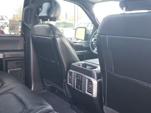 Used 2015 Ford F150 Platinum w/ Equipment Group 701A Luxury image 21