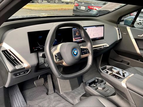 Used 2025 BMW iX xDrive50 image 15